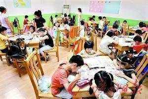 學校收取托管費背后的教育困境與家長應對之道